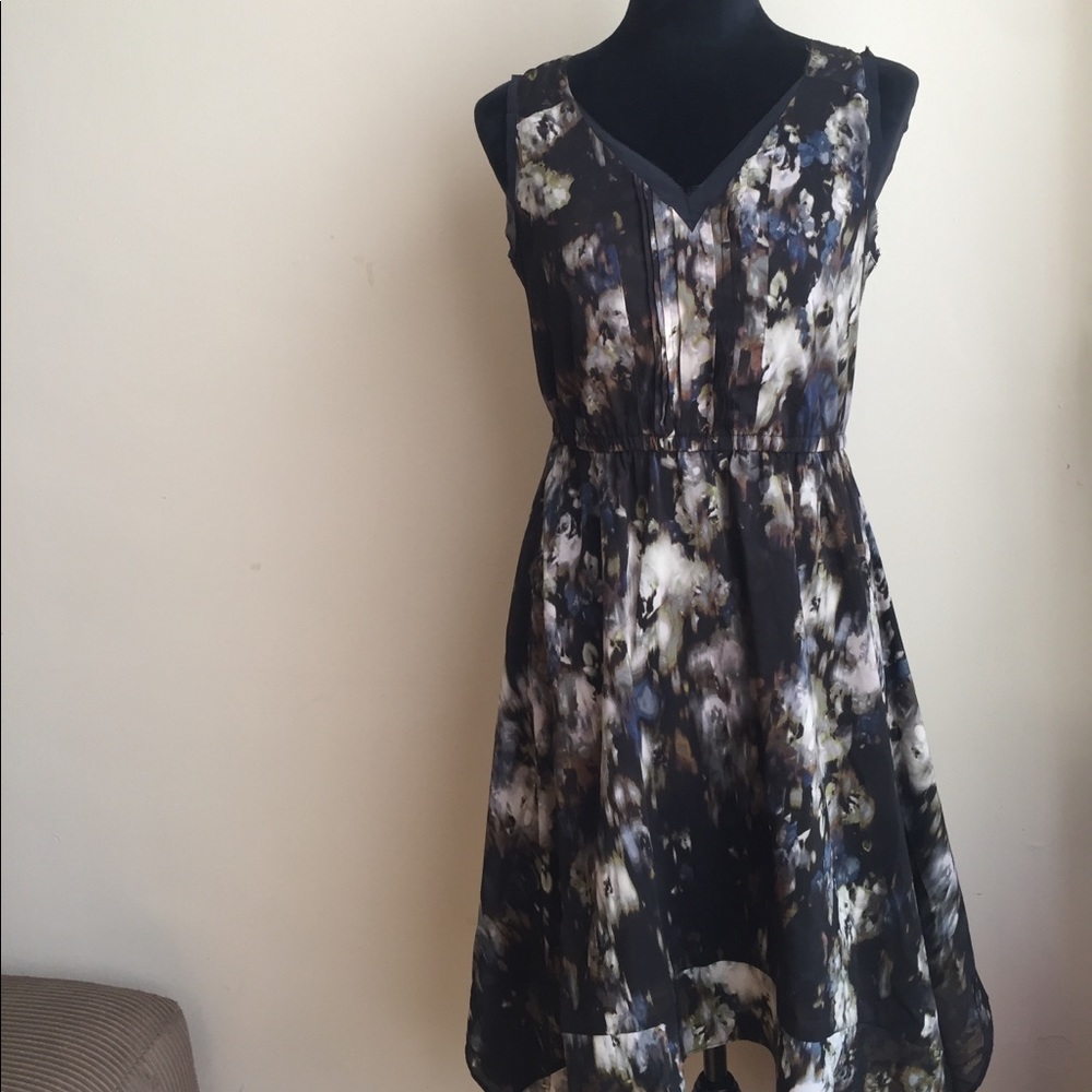 ✨SALE✨ Simply Vera Hazey Floral print dress